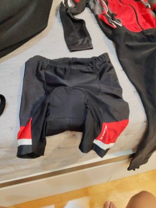 Maillot y 2 culotte verano ciclismo