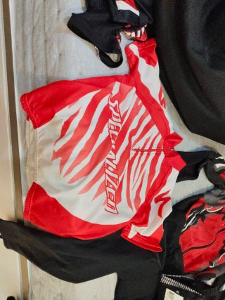 Maillot y 2 culotte verano ciclismo