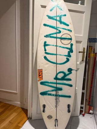 Tabla de surf blanca