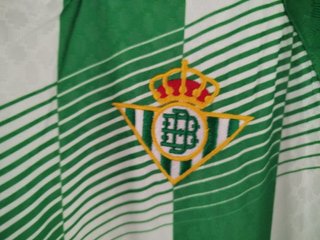 Camiseta (B . e . t . i . s). Talla 2XL