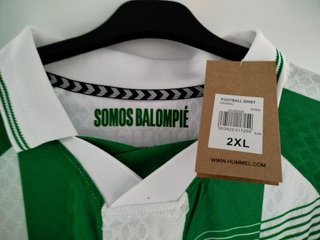 Camiseta (B . e . t . i . s). Talla 2XL