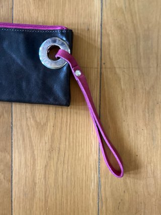 Cartera Agatha Ruiz de la Prada negra y fucsia