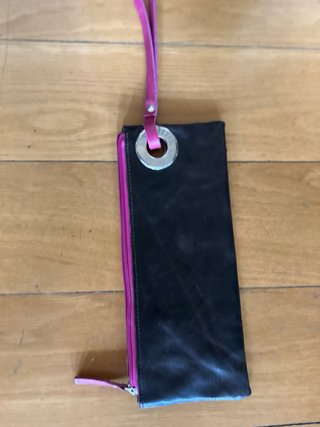 Cartera Agatha Ruiz de la Prada negra y fucsia