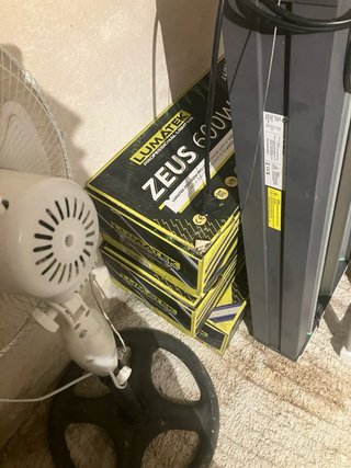 6 LUMATEK ZEUS 600W PRO LED mas 4 de otra marca