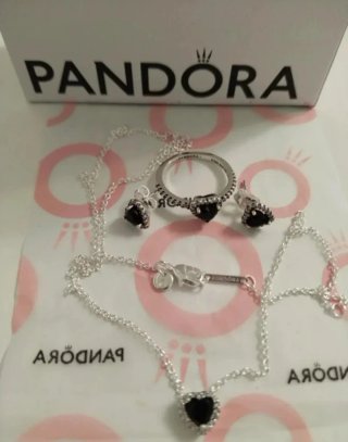 Conjunto Pandora Corazón Negro y Plata