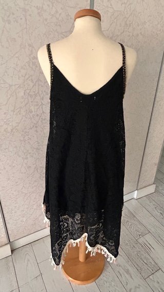 Vestido negro tirantes encaje