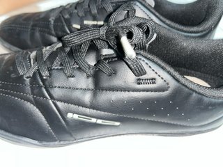 Zapatos de fútbol Ido Negros