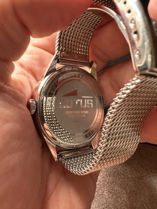 Reloj Lotus Esfera Verde Malla Plateada
