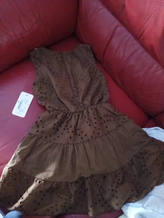 Vestitino bambina marrone con pizzo con scollo a V
