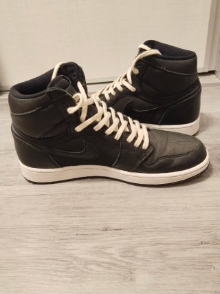 Jordan 1 High Zapatillas Negras y Rojas