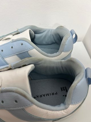 Zapatillas deportivas Primark azul y blanco