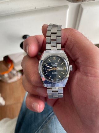 Reloj Titan Automático Negro y Plateado