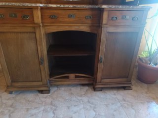Mueble antiguo madera y mármol con vitrinas