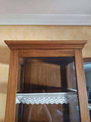 Mueble antiguo madera y mármol con vitrinas