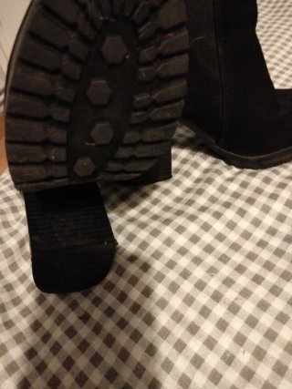 Botines de ante negro
