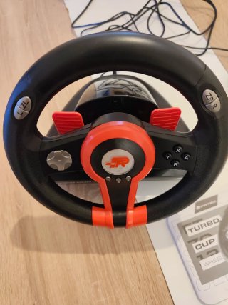 Volante y pedales. Para Nintendo Switch y PC.