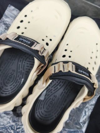Crocs Echo Clog Talla 43-44 M10 Beige