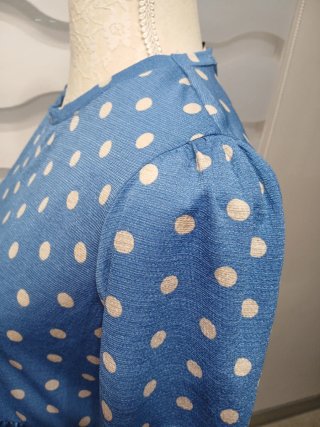 Vestido corto de lunares