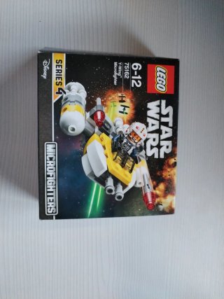 Negociable lote de 4 Lego Star Wars Microfighters.