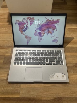 Asus Vivobook 15 SSD / Win 11