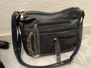 Bolsos de mujer negros y azules
