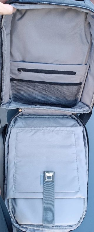 Mochila rígida con cargador