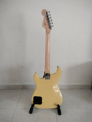 Squier Paranormal Strat-o-Sonic 2023