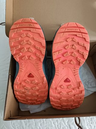 Zapatillas Salomon Moradas y Rosas