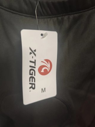 Ropa ciclista X-TIGER negra y rosa