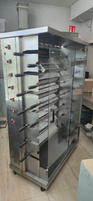 Asador de pollos profesional