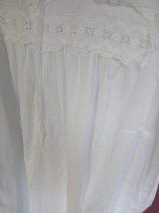 Camicia da notte bianca con pizzo