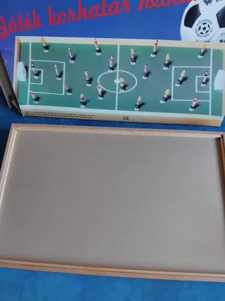 Antiguo juego de futbolín RUGÓSFOGI