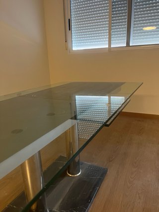 Mesa de comedor cristal pie de mármol