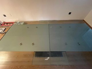 Mesa de comedor cristal pie de mármol