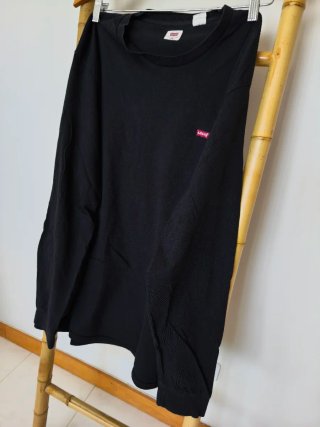 T-shirt Levi's manga comprida preta