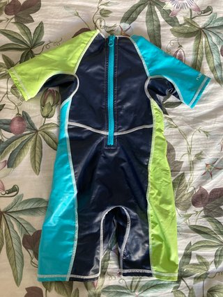 Traje neopreno Decathlon 4 años