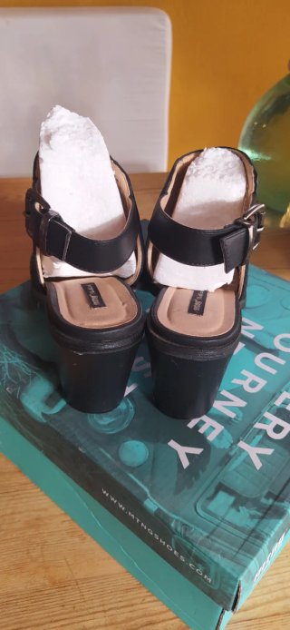 Sandalias Mustang Tacón Negro