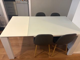 Mesa Comedor Extensible + 4 Sillas