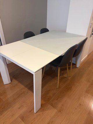 Mesa Comedor Extensible + 4 Sillas