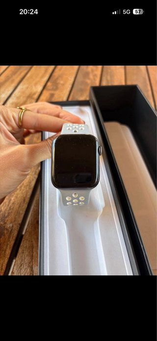 Apple Watch Series 5 44mm Nike Caja