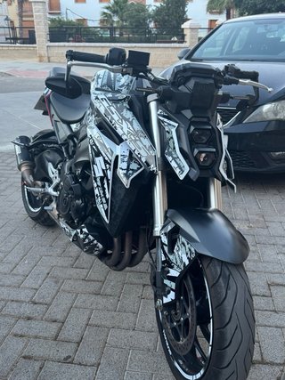 Suzuki GSX S