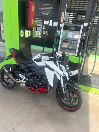 Suzuki GSX S