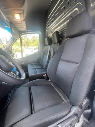 Mercedes-Benz eSprinter 2021
