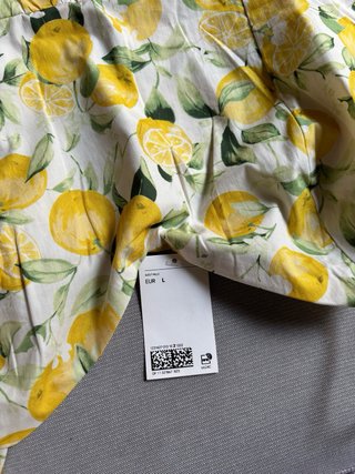 Vestido SIN ESTRENAR.De verano.Estampado limones