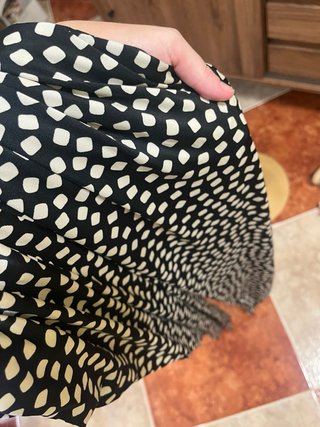 Mono negro y blancos de hilo de seda