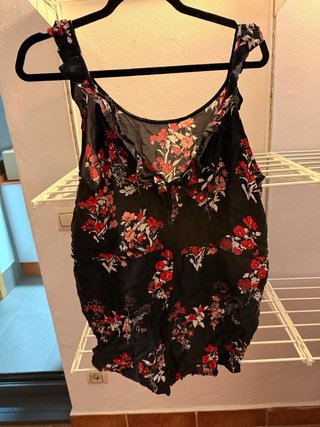 Mono corto floral negro Pimkie Talla L