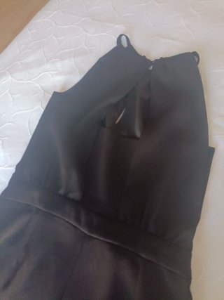 Mono negro Zara con detalle dorado