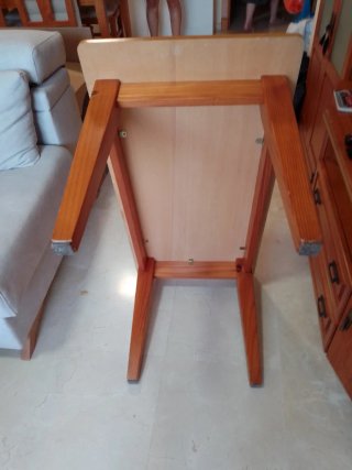 Mesita de madera