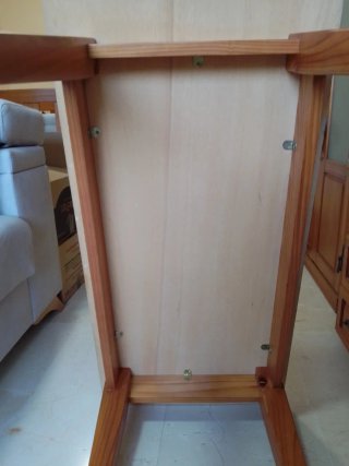 Mesita de madera