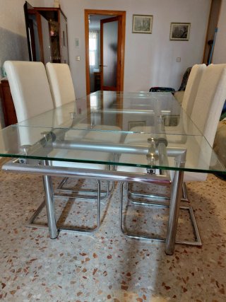 Mesa comedor extensible y 4 sillas cristal